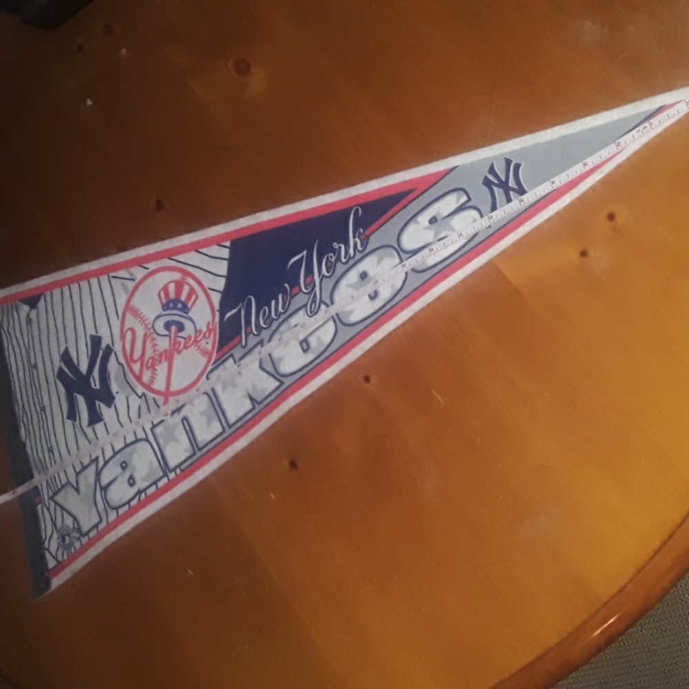 Yankees Pennant - Picture 8 of 8